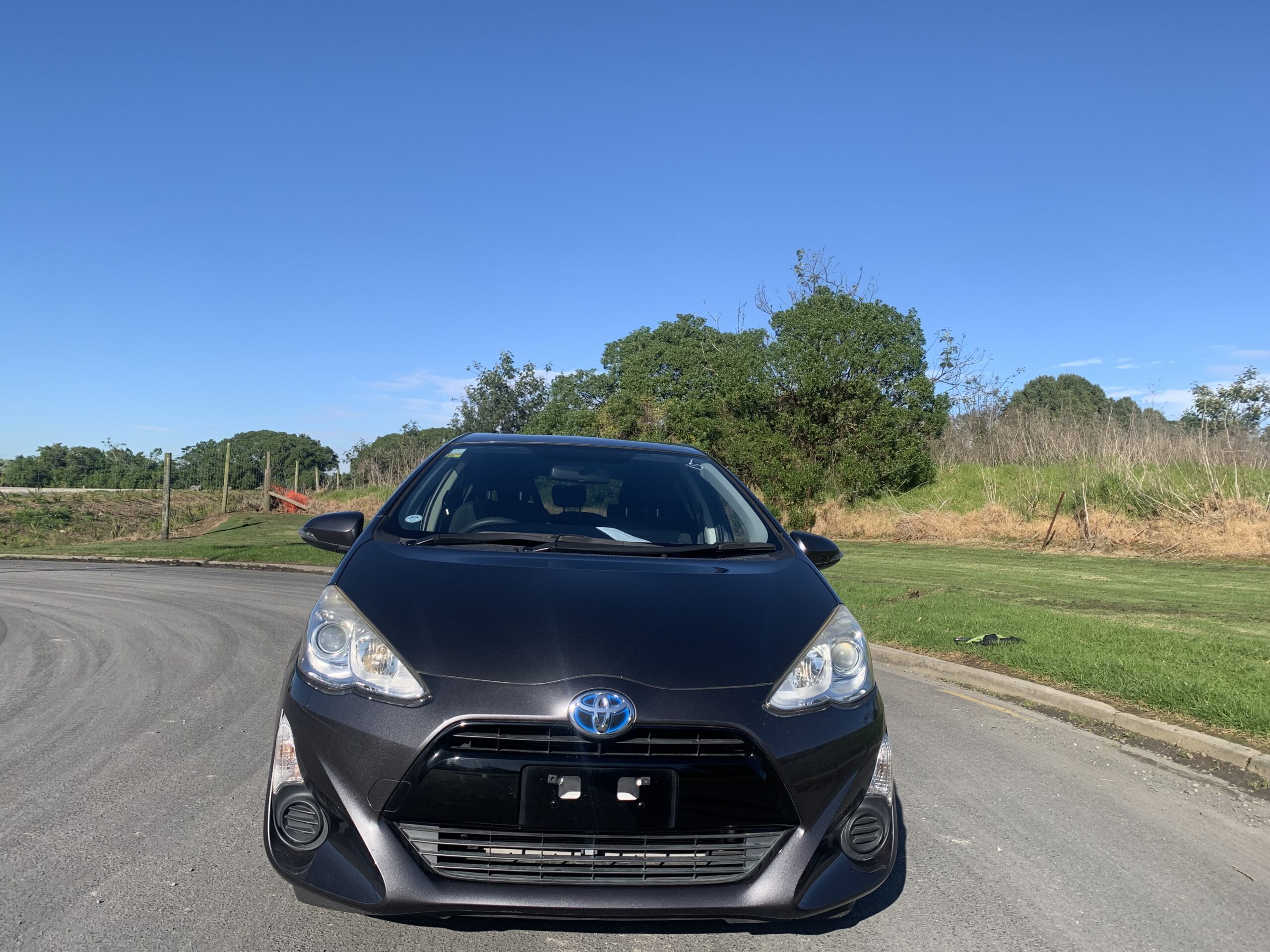 Toyota Aqua Hybrid 2016