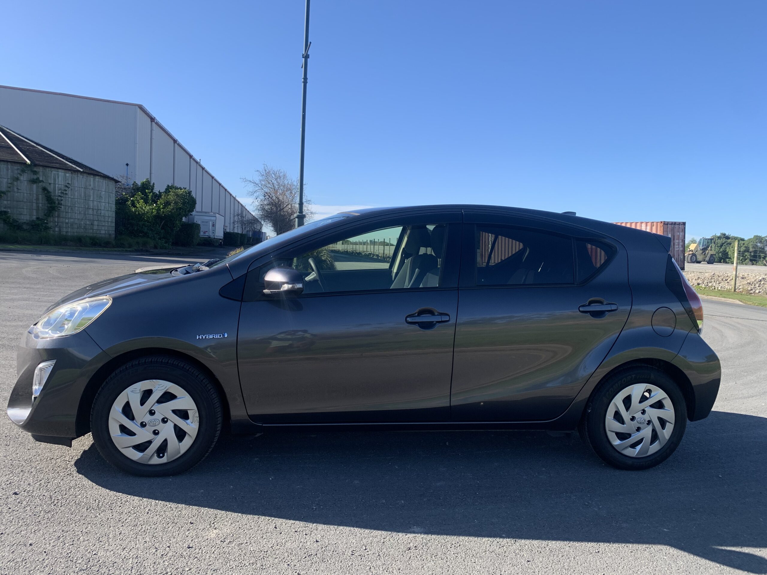 Toyota Aqua Hybrid 2016