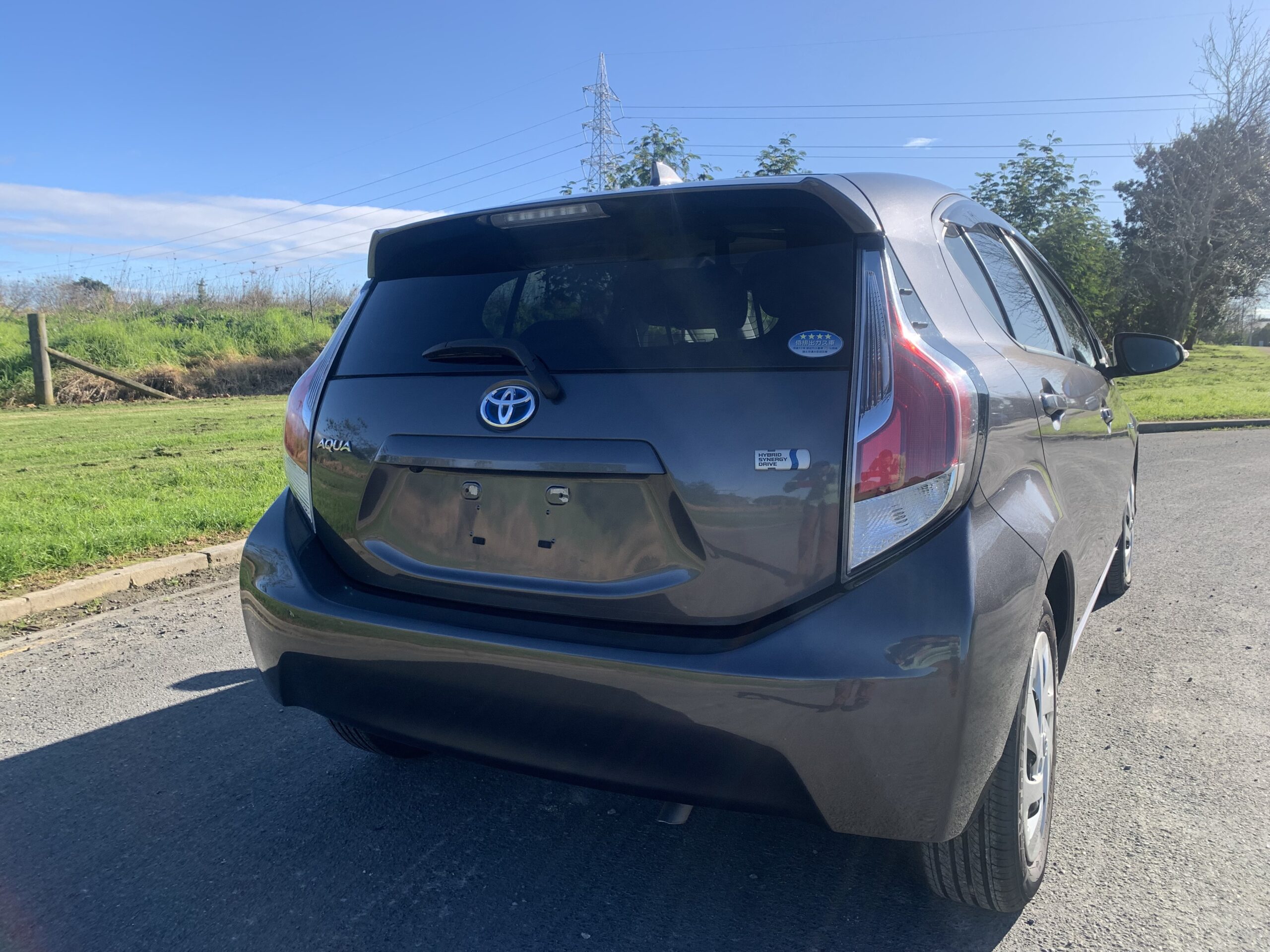 Toyota Aqua Hybrid 2016