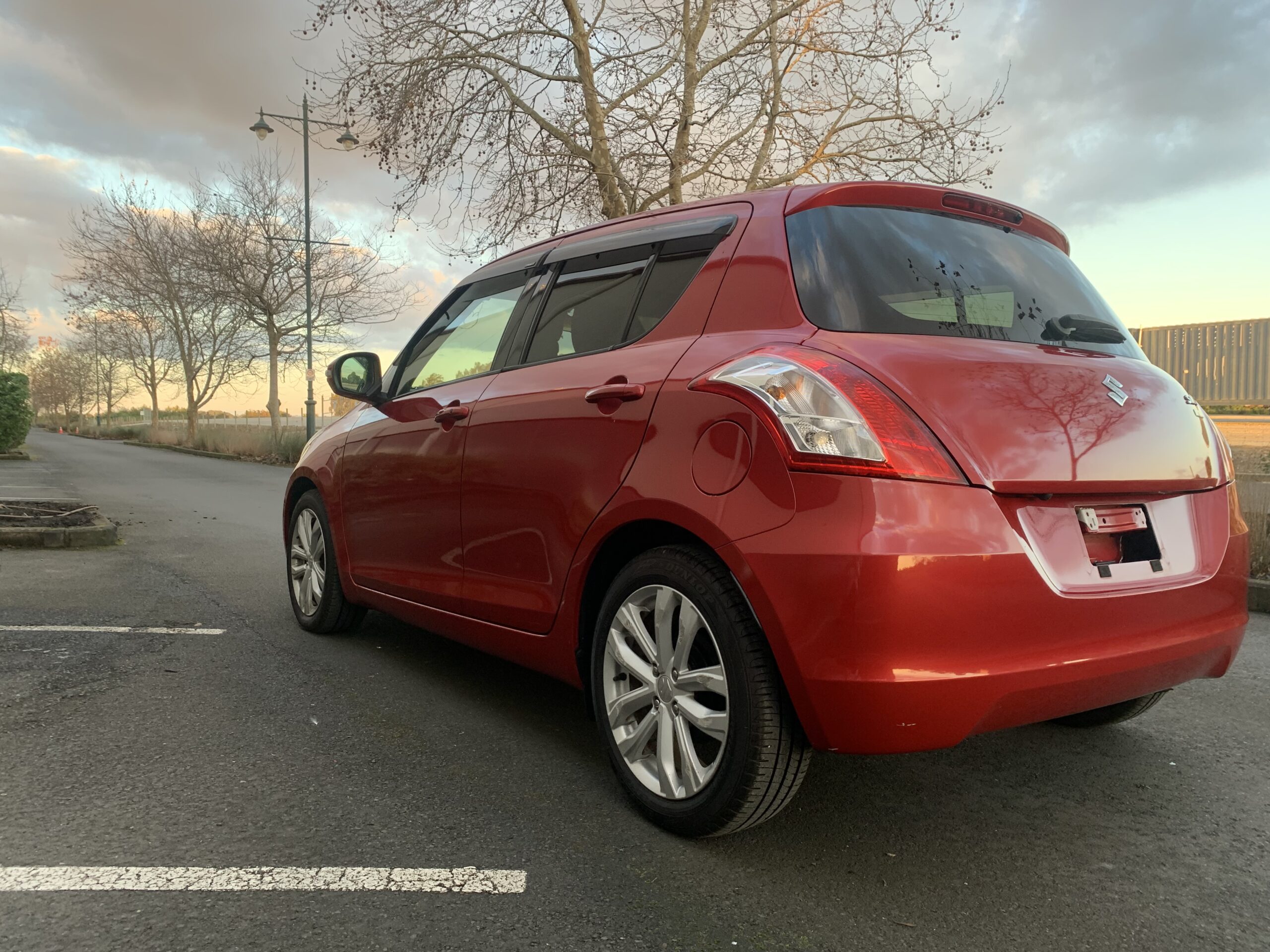 Suzuki Swift 2014: RED – KM 85,601