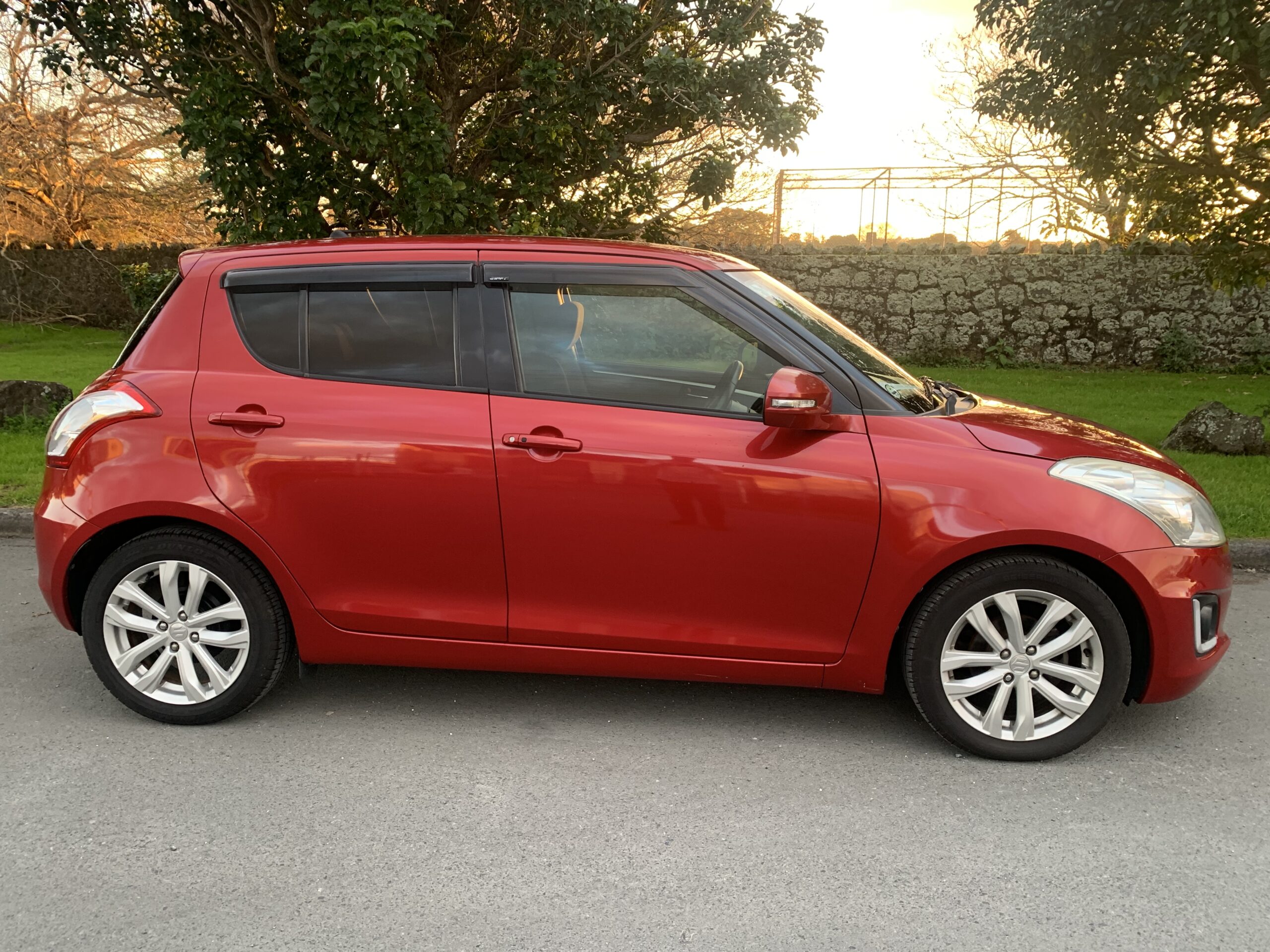 Suzuki Swift 2014: RED – KM 85,601