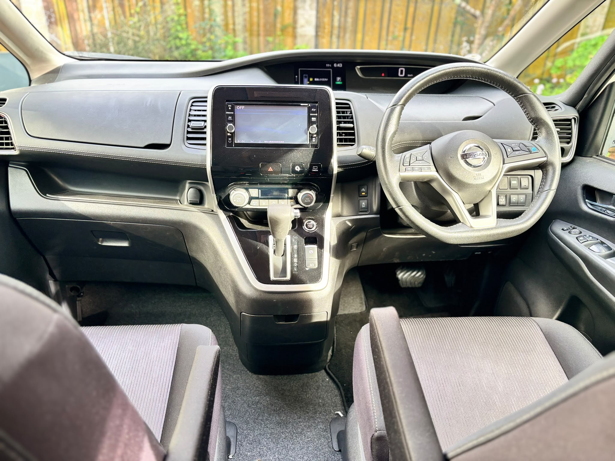 2018 Nissan Serena Highway Star S-Hybrid – ProPILOT | 8 Seater | Only 74,000km