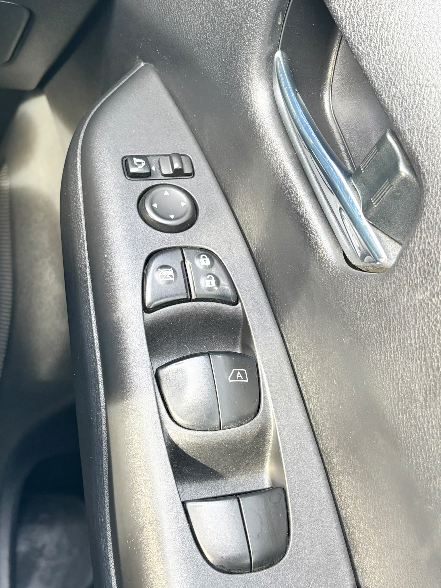 2018 Nissan Serena Highway Star S-Hybrid – ProPILOT | 8 Seater | Only 74,000km