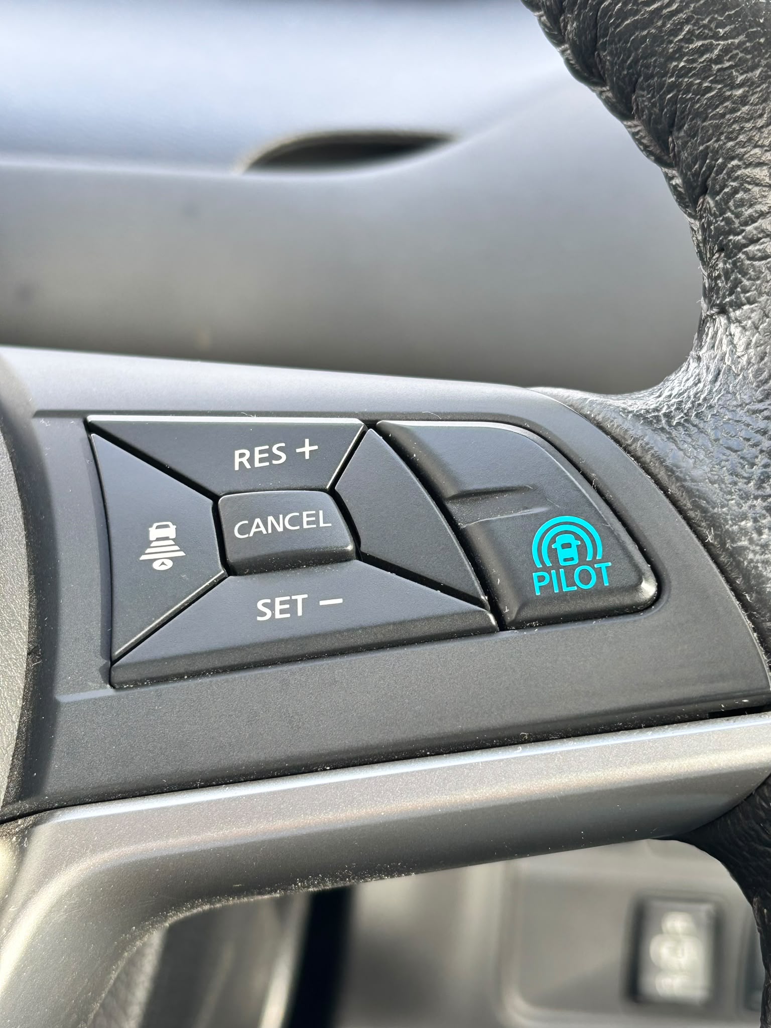 2018 Nissan Serena Highway Star S-Hybrid – ProPILOT | 8 Seater | Only 74,000km