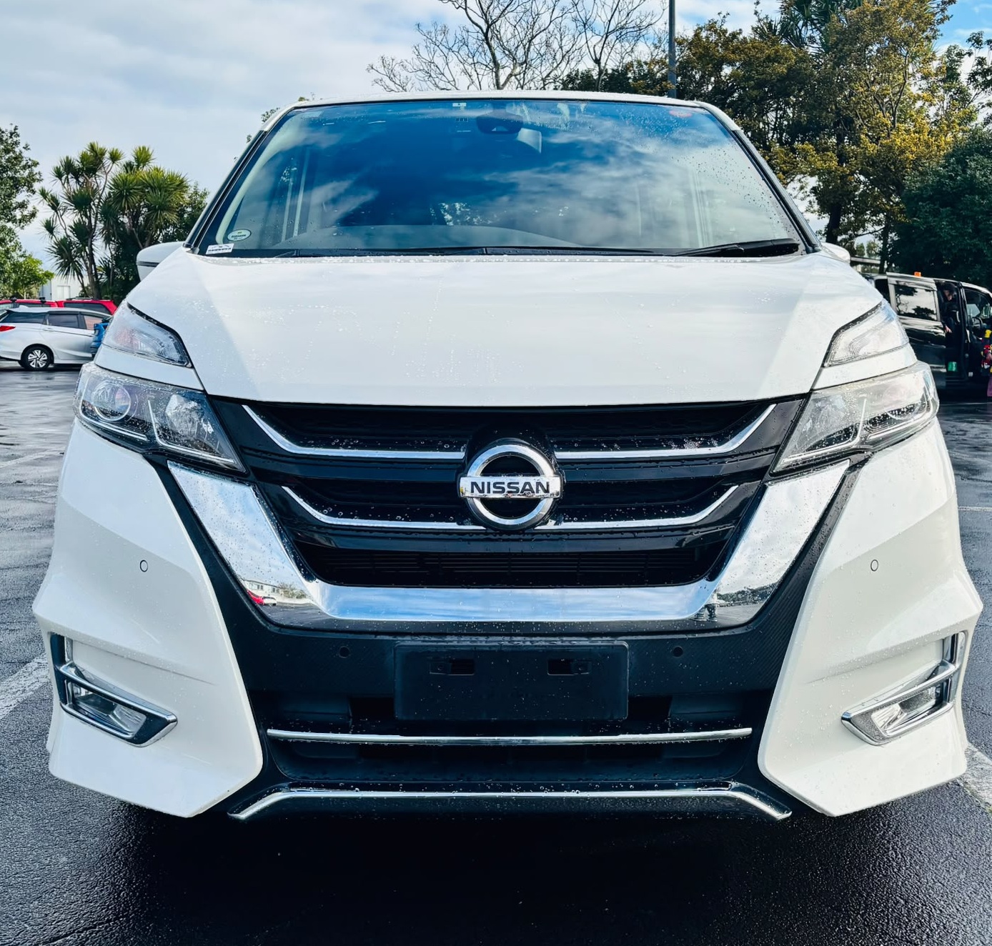 2018 Nissan Serena Highway Star S-Hybrid – ProPILOT | 8 Seater | Only 74,000km