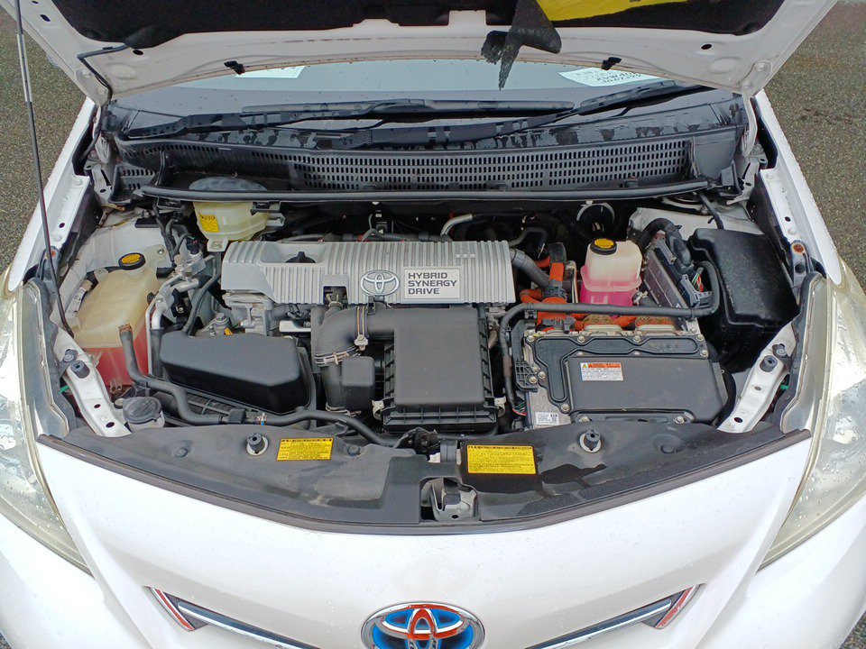 2013 TOYOTA PRIUS ALPHA HYBRID — 7-SEATER FAMILY CAR | JUST IMPORTED