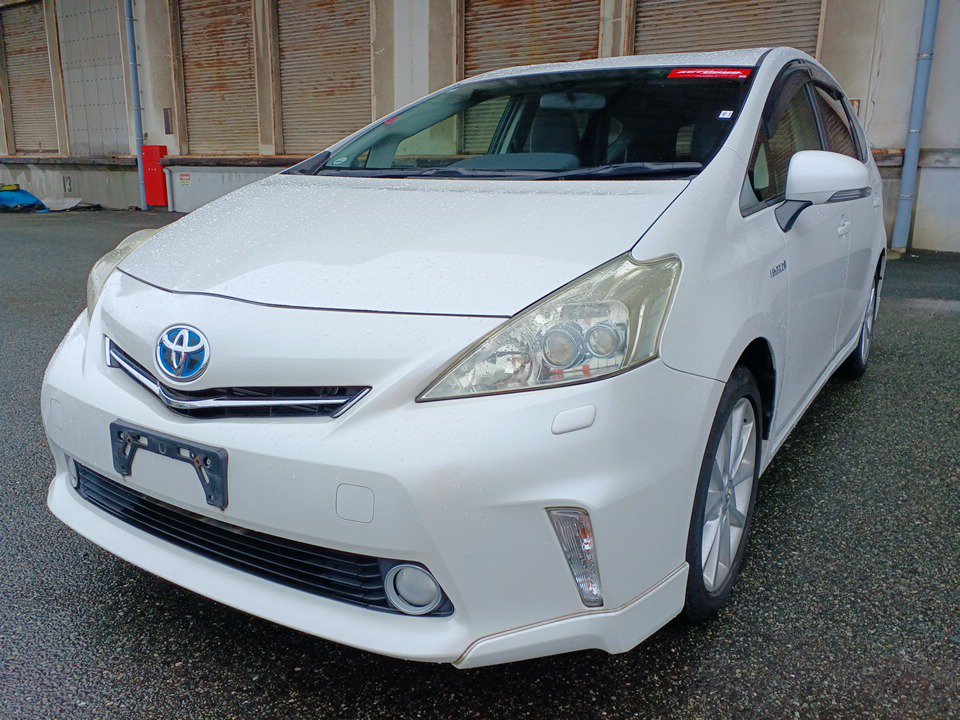 2013 TOYOTA PRIUS ALPHA HYBRID — 7-SEATER FAMILY CAR | JUST IMPORTED