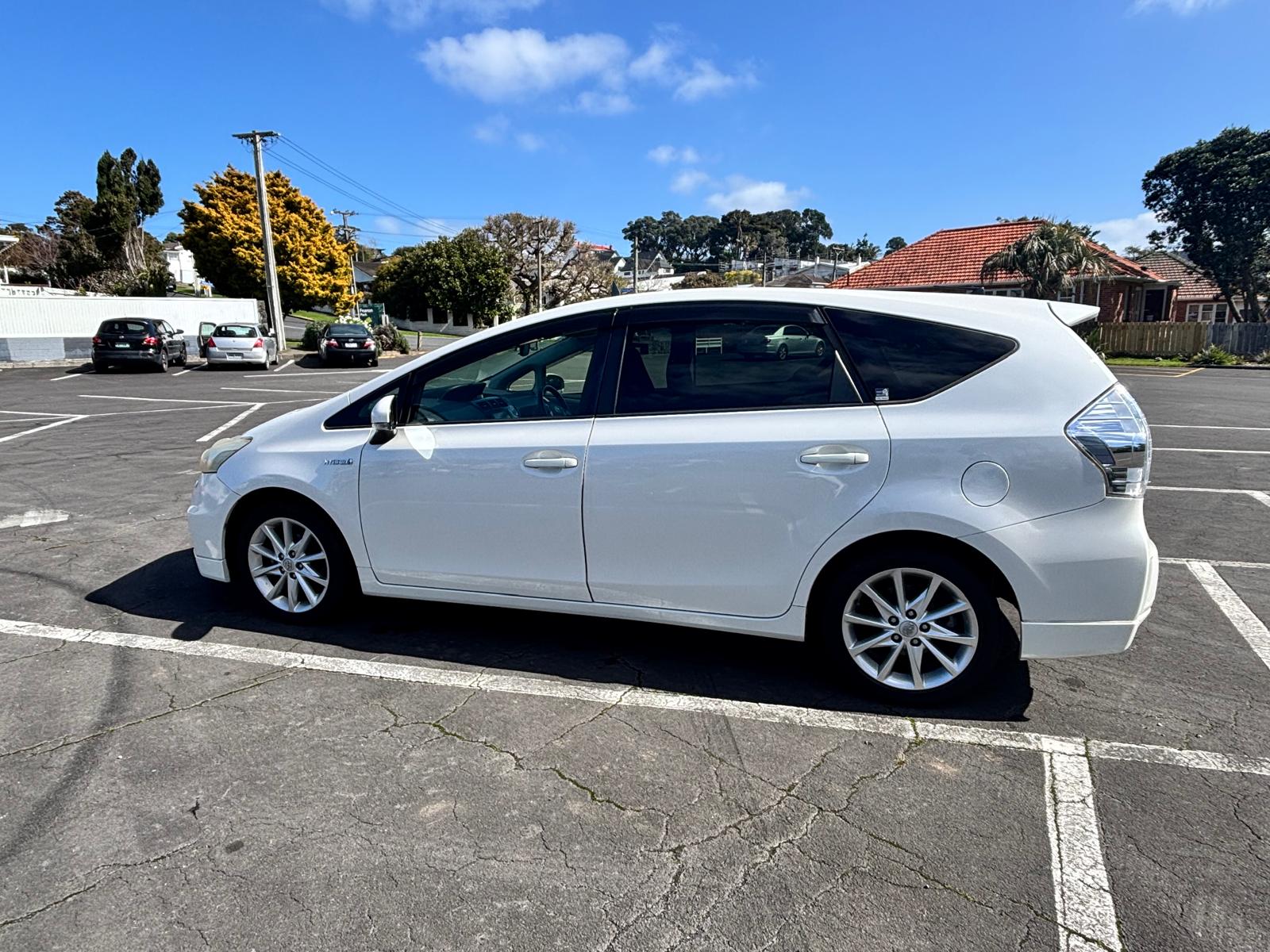 2013 TOYOTA PRIUS ALPHA HYBRID — 7-SEATER FAMILY CAR | JUST IMPORTED